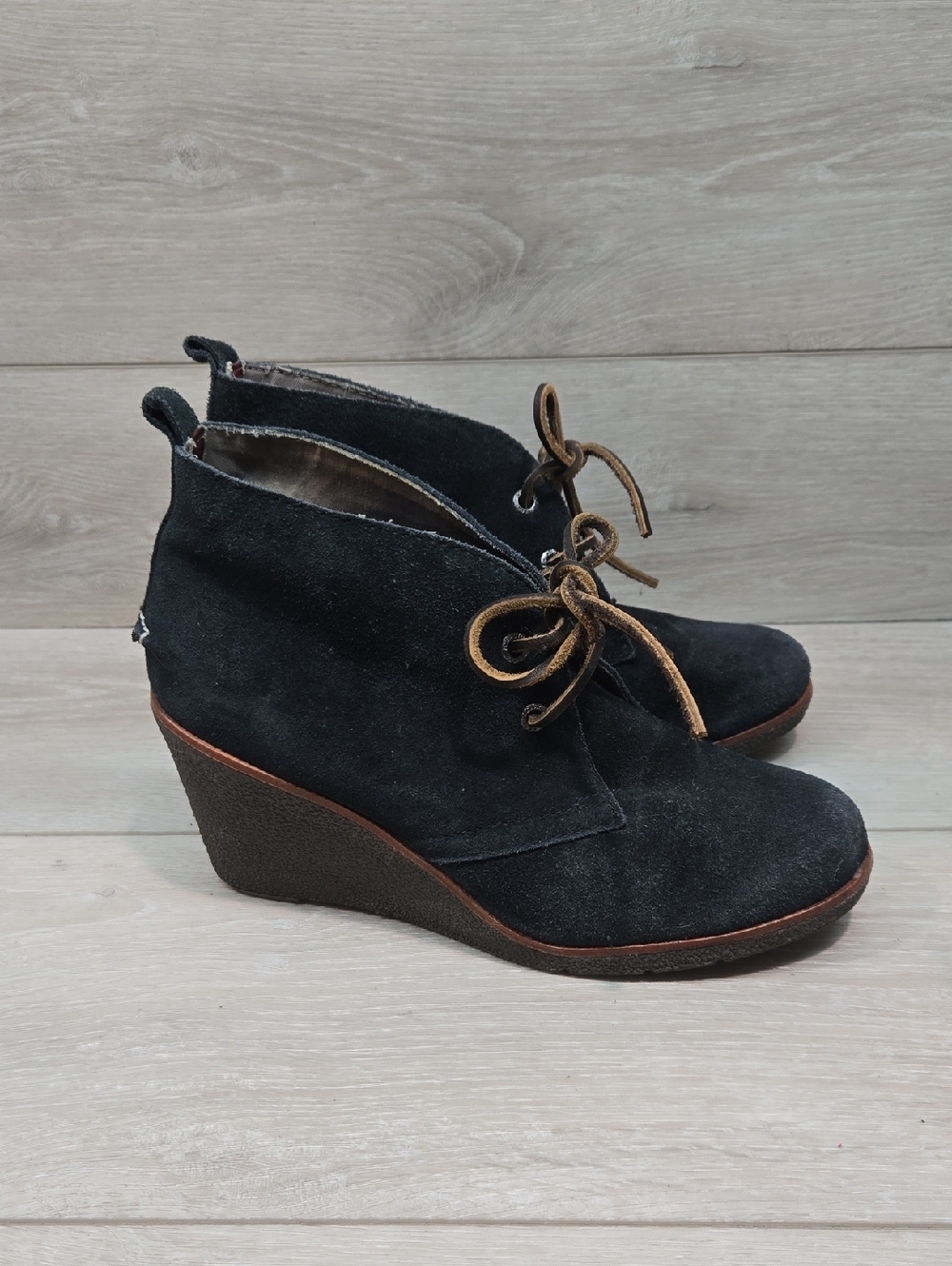 Sperry Women's Suede Wedge Ankle Boots with Lace-Up Detail Shoes Sz 8M